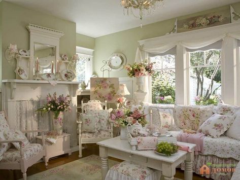 32 Best Shabby Chic Living Room Decor Ideas and Designs for 2021 Rm Closer, Portico Shabby Chic, Paint Corner, Shabby Chic Living Room Design, Camera Shabby Chic, Corner Hutch, Shabby Chic Decor Living Room, Shabby Chic Porch, Enchanted Cottage