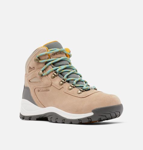 Mountaineering Boots, Hiking Sneakers, Hiking Boots Women, Waterproof Hiking Boots, Winter Hiking, Hiking Boot, Hiking Women, Holiday Deals, Wide Boots