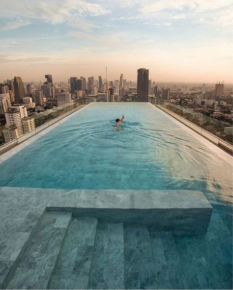 Rooftop pool in Bangkok. 📸   #pool #pools #poolhouse #swimming #swimmingpools #backyardpool #poolideas Los Angeles Rooftop, Pool Rooftop, New York Rooftop, Hotel Swimming Pool, Best Pools, Rooftop Design, Infinity Pools, Rooftop Bars, Dream Pools