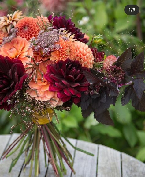 Dahlia Bridal Bouquet, Dahlia Wedding Bouquets, Growing Cut Flowers, Simple Wedding Bouquets, Dahlias Wedding, Cut Flower Farm, Dahlia Bouquet, Orange Bouquets, Deco Champetre