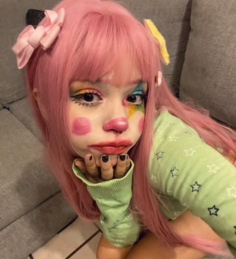 Funky Clown Makeup, Cute Clown Makeup, Doll Mask, Funky Makeup, Alt Makeup, Swag Makeup, Cool Makeup Looks, Ethereal Makeup, Edgy Makeup