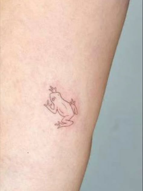 Tree Frog Tattoos Simple, Tree Frog Tattoo Ideas, Tiny Tree Frog Tattoo, Cute Frogs Tattoo, Mini Frog Tattoo Simple, One Line Frog Tattoo, Cute Simple Frog Tattoo, Frog Tattoo Ideas For Women, Frog Finger Tattoo