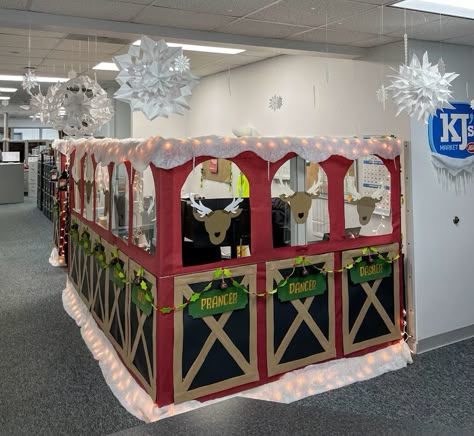 Cubicle Christmas Decorations Contest, Santas Workshop Theme Decorations, Christmas Cube Decorations, Christmas Cubicle Decor, Office Christmas Decorations Cubicles, Reindeer Stable, Christmas Door Contest, Holiday Office Decor, Christmas Desk Decorations