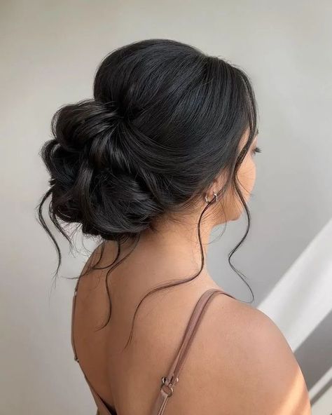 Wedding Hair Brown Updo, Bridal Updos For Round Faces, Wedding Updos For Long Brown Hair, Bridal Updo For Thick Long Hair, Wading Hairstyles, Maid Of Honor Hair Updo, Asian Wedding Hair Updo, Updo Bridesmaid Hairstyles, Voluminous Updo Wedding