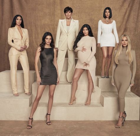 Kim Khloe Kourtney, Estilo Kardashian, Estilo Kylie Jenner, Kardashian Jenner Family, Kardashians Jenner, Kardashian Photos, Jenner Family, Jenner Sisters, Kardashian Family