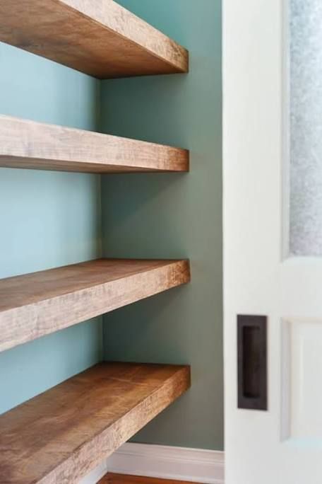 Wood Shelves Living Room, Floating Shelf Hardware, Oak Wall Shelves, Design Ložnic, Workspace Ideas, Metal Floating Shelves, Shelves Over Toilet, Rustic Wood Floating Shelves, Diy Wood Shelves