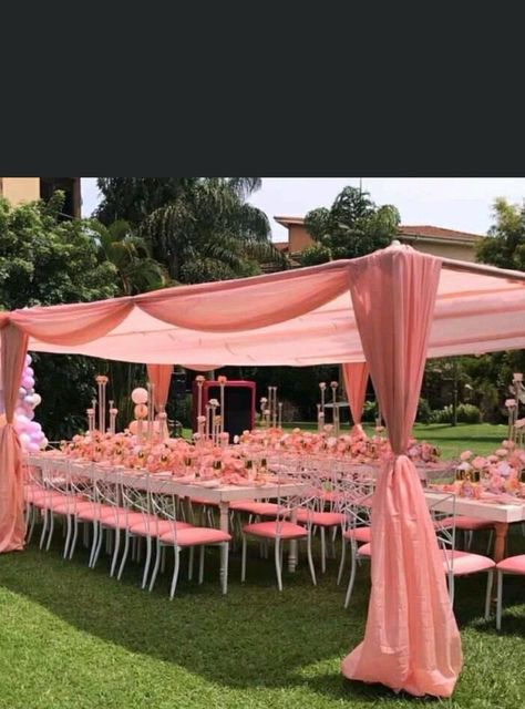 Backyard Event Decor, Tent Bridal Shower Outdoor, Outdoor Party Tent Decorations, Pink Backyard Party, Outdoor Party Table Set Up, Pink Outdoor Party, Outdoor Quinceanera Ideas Decoration, Backyard Quinceanera Ideas, Outdoor Quince