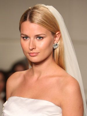 Straight Wedding Hair? - Weddingbee Straight Wedding Hair, Hair With Veil, Formal Hairdos, Hairstyles With Veil, Grey Wedding Invitations, Wedding Updos, Side Comb, Bridal Hair Updo, Side Hairstyles