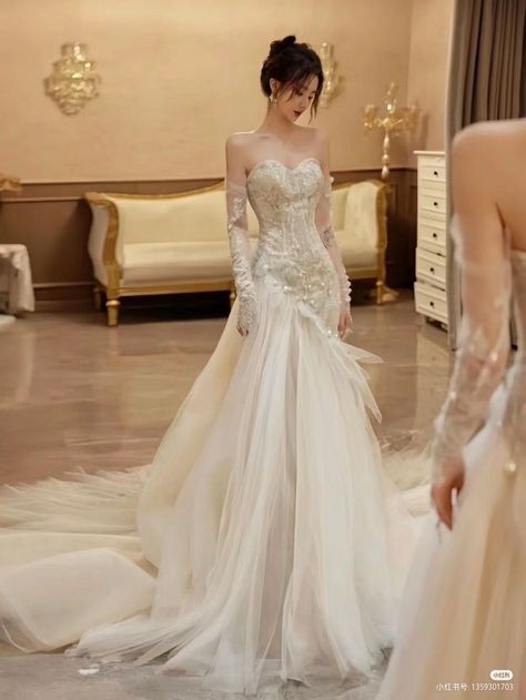 Light Wedding Dresses, Wedding Ideas Dresses, Pretty Wedding Dresses, Fishtail Skirt, White Wedding Dress, Dream Wedding Ideas Dresses, Fairytale Dress, Dream Wedding Ideas, Dream Dresses