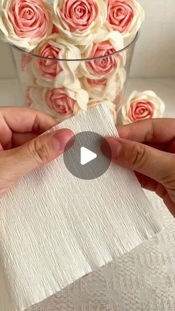 Colour Paper Flowers, Leaf Art Diy, Paper Roses Diy, Crepe Paper Crafts, Crepe Paper Roses, Paper Flowers Diy Easy, Tissue Paper Flowers Diy, Rolled Paper Flowers, Paper Flower Patterns