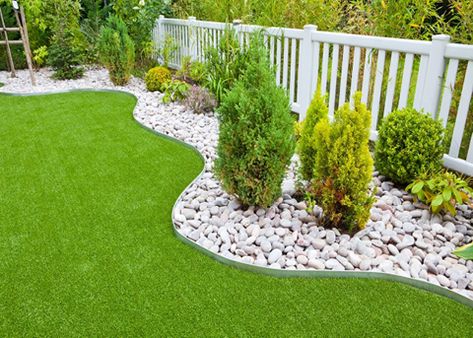 Create interesting curved edges to your borders with artificial grass Artificial Grass Garden, Lawn Turf, Artificial Plants Indoor, Artificial Plant Wall, Back Garden Design, Grass Decor, Artificial Lawn, Artificial Plants Outdoor, Grasses Garden