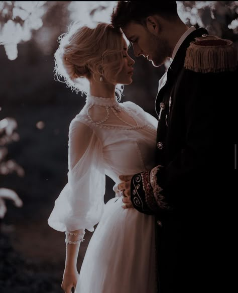 Medieval Romance Aesthetic, Era Victoria, Medieval Romance, Royal Core, Royalty Aesthetic, Royal Aesthetic, Princess Aesthetic, Fantasy Aesthetic, Character Aesthetic