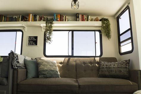 RV Tour: Life Among Pines' 300-Square-Foot Motorhome | Apartment Therapy Trailer Bookshelf, Rv Bookshelf Ideas, Rv Living Room, Trailer Makeover, Boler Trailer, Rv Remodeling, Motorhome Remodel, Rv Redo, Studio Vibes