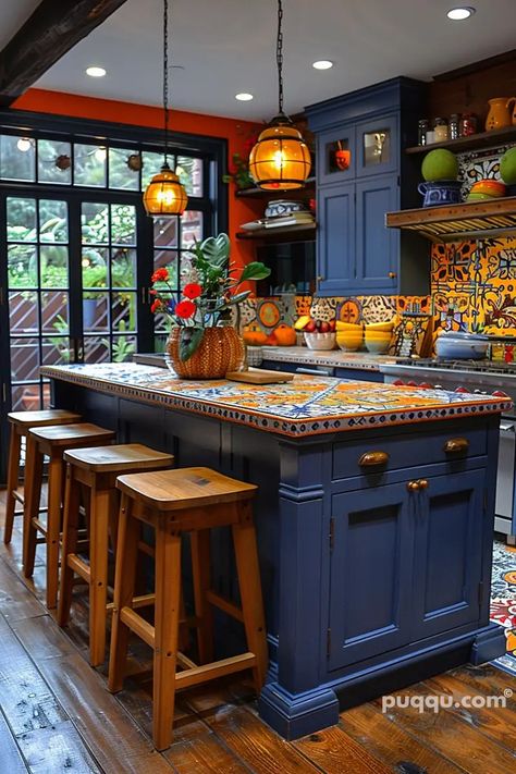 Mexican Tile Kitchen, Mexican Kitchen Decor, Mexican Home Decor, Mexican Home, Casa Vintage, Mexican Tile, Mexican Decor, Dream House Interior, Kitchen Tiles