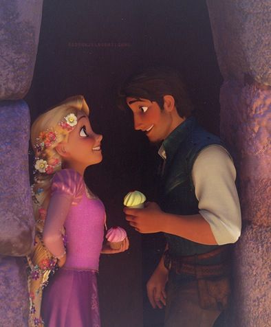 I love this romantic scene in Tangled and its so sweet when you look at their smiles towards each other Rapunzel And Eugene, Animation Disney, Images Disney, Karakter Disney, Flynn Rider, Disney Rapunzel, Film Disney, Sara Ali Khan, Princess And The Frog