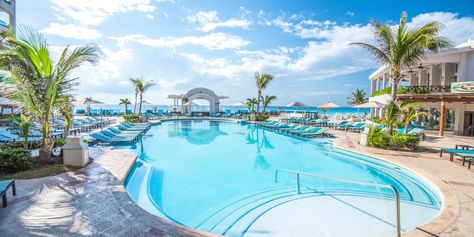 Pool Side Wedding, Cancun Wedding Venues, Travel Cancun, Amalfi Coast Hotels, Mexico Holiday, Gardening Raised Beds, Cancun Destination Wedding, Cancun All Inclusive, Cancun Vacation