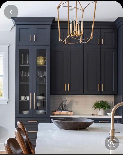 Kitchen With Black Cabinets, Best Kitchen Cabinets, Blue Kitchen Cabinets, Apartment Bathroom, Kitchen Cabinet Colors, Kitchen Room Design, Kitchen Inspiration Design, Black Cabinets, Counter Tops