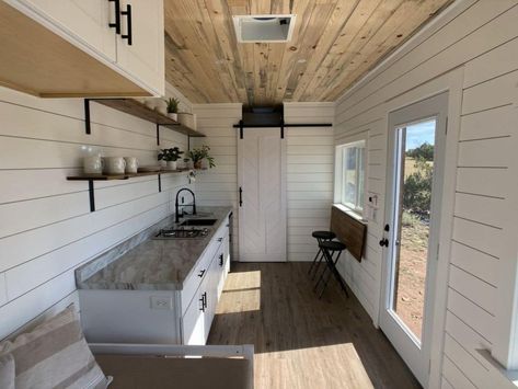 This 20' converted shipping container is a perfect off-grid tiny home customized for the unique tiny home enthusiast! A perfect conversion takes an old container right into a unique studio home that is ideal for living off drig! Shipping Container Studio, Unique Tiny Home, Shipping Container Conversions, Converted Shipping Containers, Container Conversions, Storage Container Homes, Container Cabin, Sea Can, Studio Home