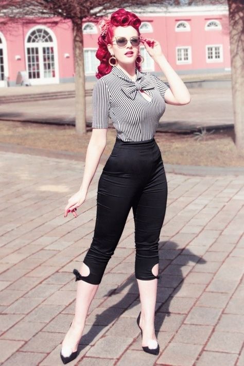 Rockabilly Fashion Women's, 50s Rockabilly Fashion, Rockabilly Fashion Outfits, Rockabilly Looks, Pretty Clothing, 50s Outfits, Rockabilly Girl, Rockabilly Outfits, Pedal Pushers