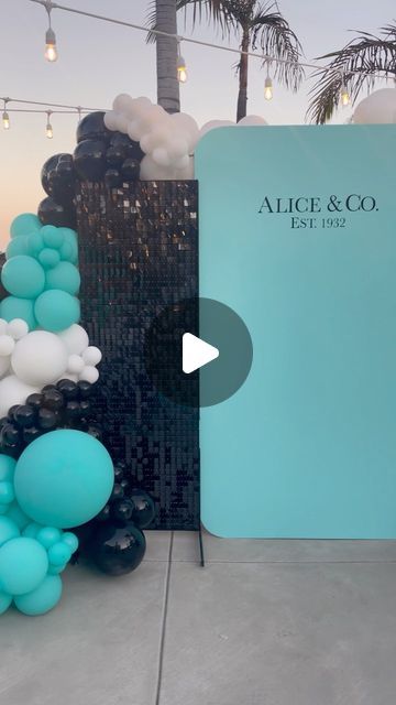 Tiffany And Co 30th Birthday Party, Tiffany & Co Backdrop, Tiffany Blue Balloon Decorations, Tiffany Blue Birthday Party Ideas, Tiffany And Co Theme Party Decor, Tiffany And Co Birthday Theme, Tiffany Decorations Party, Tiffany Themed Party, Tiffany Inspired Party