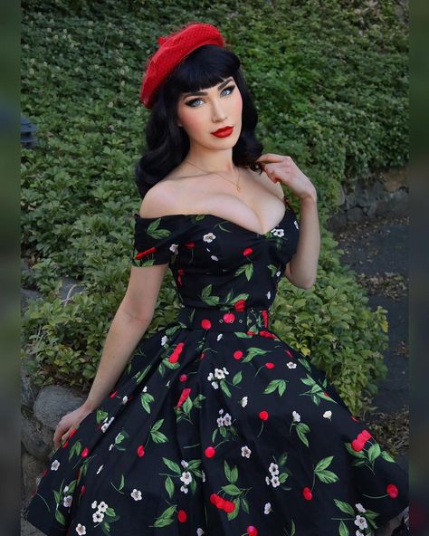 Casual Rockabilly Fashion, Pinup Outfits Ideas Rockabilly, Pin Up Outfits Vintage, Pin Up Fashion, Pinup Outfits, Pinup Style, Pinup Style Clothing, Black Pinup Dress, Pinup Dress