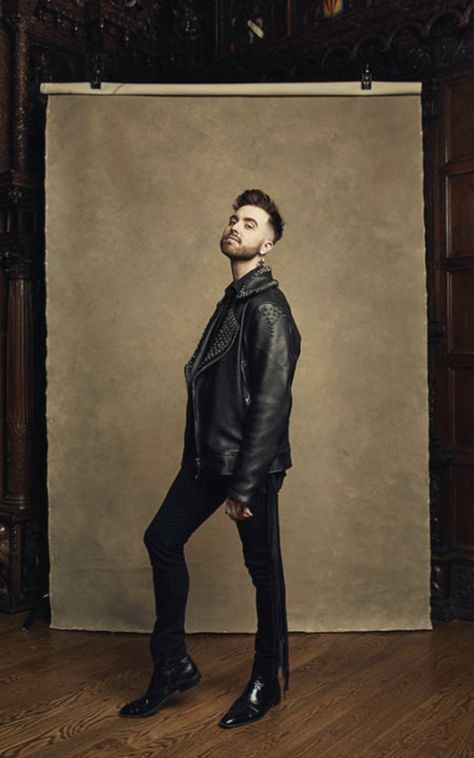 Bio — Gunnar Deatherage Gunnar Deatherage, Project Runway, Elle Magazine, Swiss Army, Event Planner, Justin Bieber, Ariana Grande, Dress Making, All Star