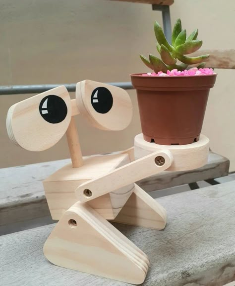 Tre Kunst, Wall E, Wood Project, Wooden Projects, Woodworking Videos, Small Wood Projects, Wood Craft, Easy Woodworking Projects, Woodworking Projects Diy