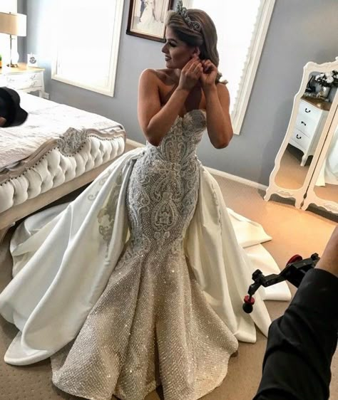 Gown With Detachable Train, Beaded Wedding Gowns, Robes Glamour, Custom Wedding Dresses, Wedding Gowns Mermaid, Lace Strapless, فستان سهرة, Beaded Wedding, Custom Wedding Dress