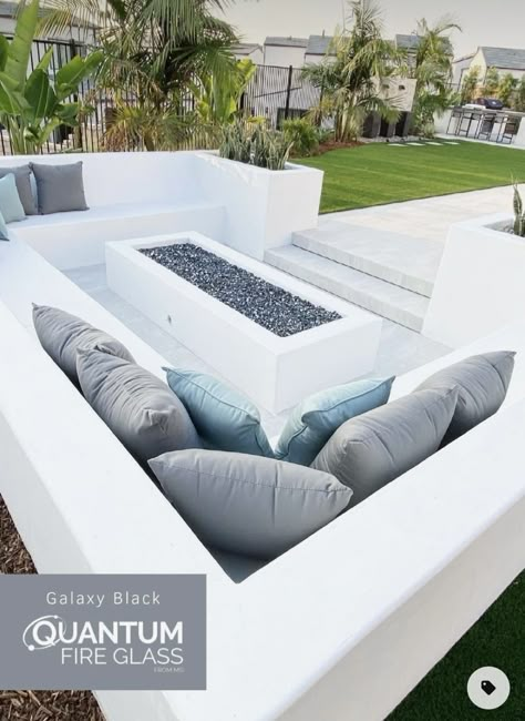 Easy Cleaning Hacks, Plant Box, Budget Patio, Backyard Remodel, Patio Makeover, Stainless Steel Bar, Apartment Balconies, Diy Crafts For Home Decor, Lumbar Throw Pillow