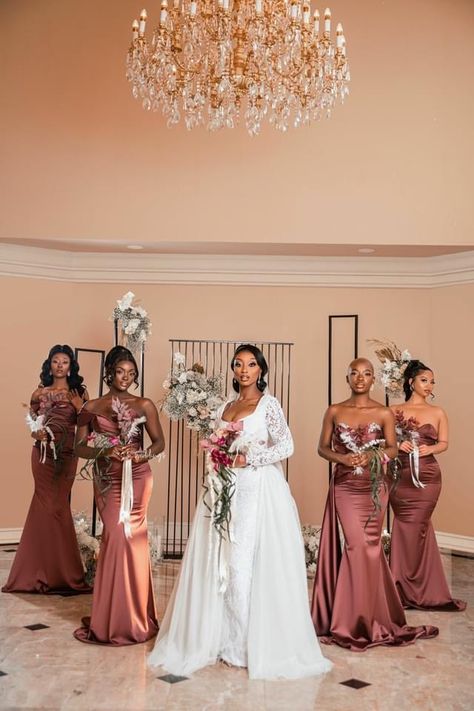 Rose Gold Bridesmaid Dress Black Women, Gowns Black Women, Black People Wedding Ideas Color Schemes, Bridesmaid Guide, Braids Maid Dresses, Plus Size Maid, Bridesmaid Dresses 2023, Bride And Bridesmaid Pictures, Evening Dress Plus Size