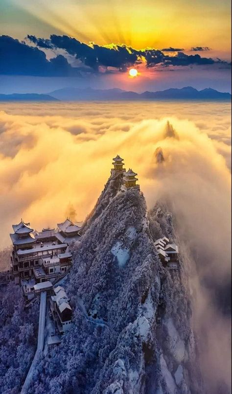 Laojun Mountain, Mountain China, Groningen Netherlands, Chinese Mountains, Sunrise Scenery, Mountains Aesthetic, Chinese Landscape, Amazing Travel Destinations, Beautiful Places Nature