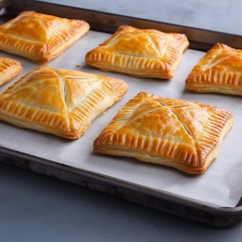 This cheese and onion pasty is perfect for a snack or a quick lunch. This delicious pastry is so easy to make at home and can be easily customised to suit any taste. For this recipe, puff pastry needs to be used. Shortcrust pastry is not as flaky so will not produce the desired result. […] The post Cheese & Onion Pasties appeared first on Scrumptiously. Savory Hand Pies Recipes, Cheese And Onion Pasty, Savoury Pastry, Easy Supper Recipes, Shortcrust Pastry Recipes, Recipe Puff Pastry, Classic Savory, Pasties Recipes, Baking Bread Recipes