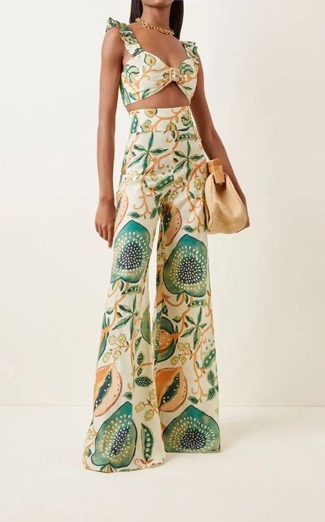 Beach Party Outfits, Printed Crop Top, Looks Chic, Indian Outfits, Indian Dresses, Moda Operandi, Look Fashion, Classy Outfits, Indian Fashion