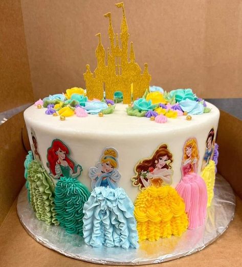 Princess Small Cake, Princesses Cake Ideas, Simple Disney Princess Cake, Princess 3rd Birthday Cake, Disney Princess Birthday Cake Ideas, Birthday Cake 5th Girl, Disney Baby Princess Birthday Party, Disney Character Cake, Disney Princess Sheet Cake