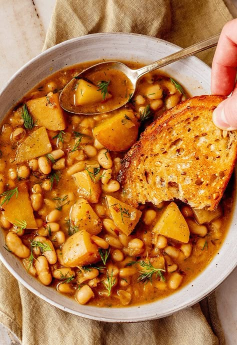 Bean Based Dinners, Bean Lunch Ideas, Stew Photography, Stew Bread, Bean Protocol Recipes, Brothy Beans, Nutrient Food, Bean Bowls, 6 Meals A Day