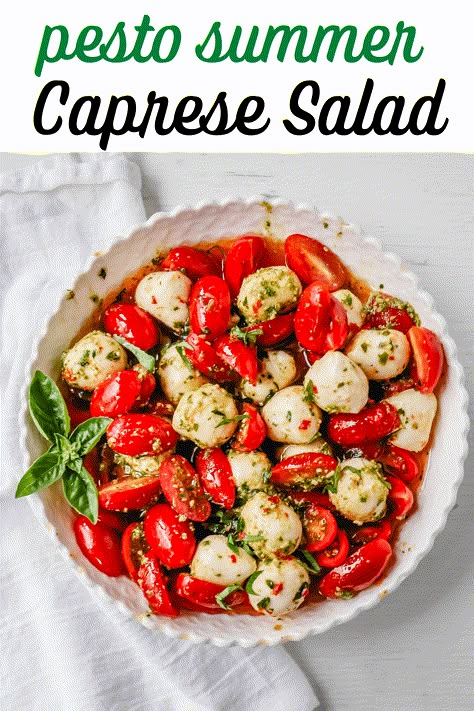 Caprese Salad Cherry Tomatoes, Tomato Caprese Salad, Ensalada Caprese, Tomato Caprese, Modern Honey, Caprese Salad Recipe, Tomatoes Mozzarella, Bbq Cookout, Mozzarella Salad