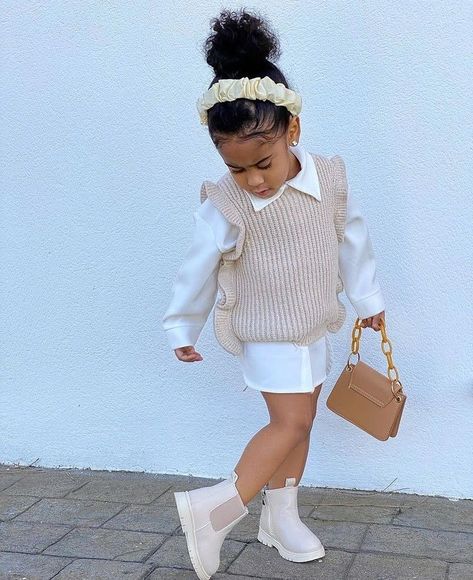 Street Fashion Inspiration, Modest Street Fashion, Toddler Fits, Magical Childhood, Kids Outfits Daughters, Mode Zara, Children Playing