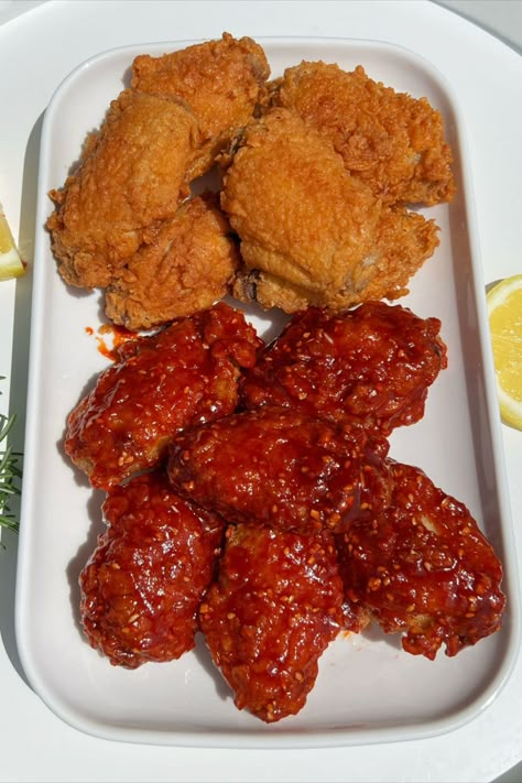 Korean Fried Chicken Chicken Wingettes, Korean Fried Chicken Wings, Korean Fried Chicken Recipe, Spicy Fried Chicken, Gochujang Sauce, Fried Chicken Recipe, Korean Fried Chicken, Fried Chicken Wings, Korean Street Food