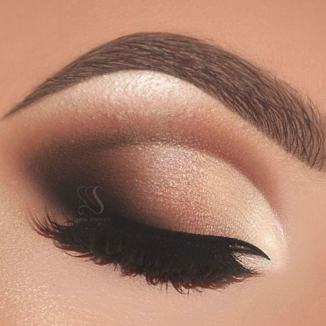 Idea For Makeup, Maquillaje Cut Crease, Semi Cut Crease, Eyeshadow Crease, Cut Crease Eye Makeup, Eye Makeup Cut Crease, Makeup Ojos, Cut Crease Eyeshadow, Crease Makeup