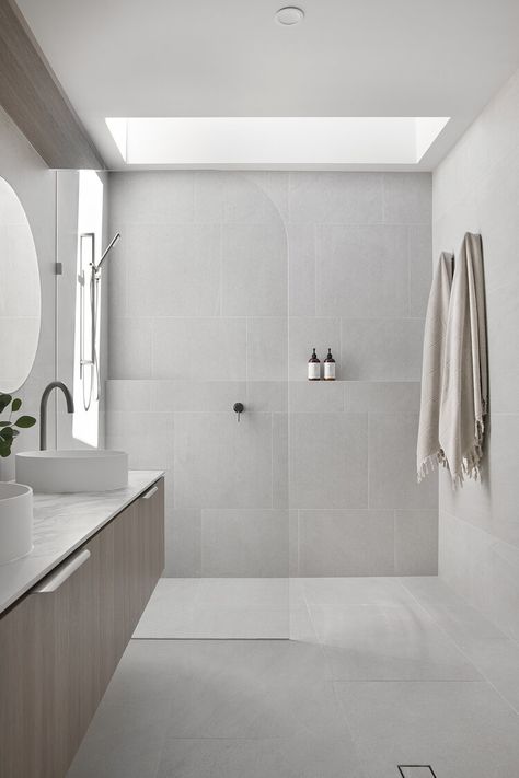 Modern Ensuite Design, Bathroom Colour Schemes Modern, Small Ensuite Design, House Colour Schemes Interior, White Minimalist Bathroom, House Colour Schemes, Bathroom Remodel White, Shower Ensuite, Zephyr And Stone