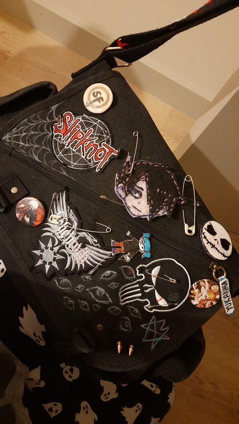 Spider Backpack, Emo Bag, Grunge Bags, Bag With Patches, Grunge Bag, Punk Bag, Punk Fashion Diy, Bags Outfit, Backpack Ideas