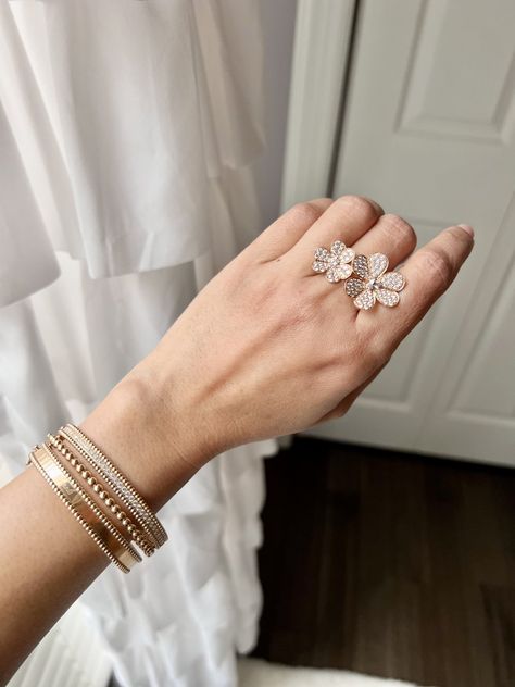 Van Cleef And Arpels Bracelet Stack, Van Cleef Frivole Bracelet, Van Cleef Wedding Band, Van Cleef Ring, Van Cleef Perlee Bracelet, Van Cleef Wedding Jewelry, Van Cleef And Arpels Bracelet Stack Mulyi Clovers, Van Cleef & Arpels, Van Cleef And Arpels Jewelry