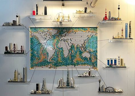 Home Office Lego Display, Lego Architecture Display Ideas, Lego Display Room Ideas, Lego Room Ideas For Adults, Lego Display Ideas Adult, Lego Decorations Room, Lego Set Display, Lego Displays, Lego Room Ideas