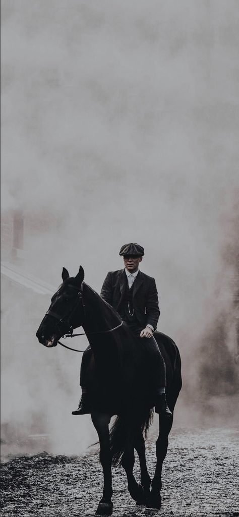 Tommy Shelby Aesthetic, Tom Shelby, Thomas Shelby Peaky Blinders, Peaky Blinders Theme, Tomas Shelby, Trending Summer Nails, Peaky Blinders Poster, Cr7 Vs Messi, Peaky Blinders Characters