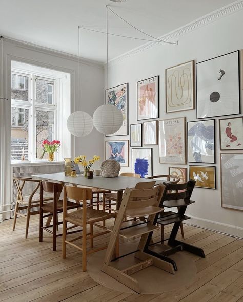 Danish Apartment, Copenhagen Apartment, Dining Room Gallery Wall, My Scandinavian Home, Danish Interior, Scandinavian Home, Dining Room Design, Interior Inspo, 인테리어 디자인