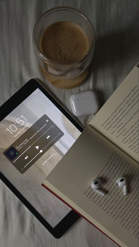 Ipad And Coffee Aesthetic, Ipad Aesthetic Instagram Story, Airpods Story Instagram, Ipad Photo Aesthetic, Coffee Ipad Aesthetic, Ipad And Airpods Aesthetic, E Books Aesthetic, Open Books Aesthetics, Book With Coffee Aesthetic