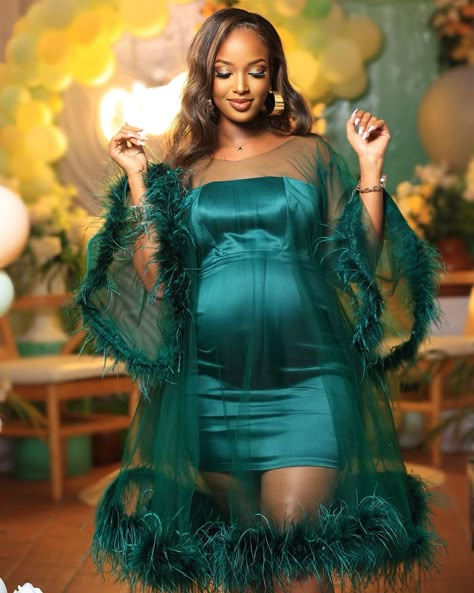 Photoshoot Ideas For Pregnant Women, Baby Shower Shoot Photo Ideas, Wedding Dress For Pregnant Women, Pregnancy Photoshoot Dress, Maternity Picture Outfits, Dresses For Photoshoot, Cute Maternity Dresses, Maternity Dresses For Baby Shower, Maternity Photoshoot Outfits