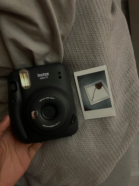 #camera #polaroid #aesthetic #photography #albumcovers #instax #rose #cute #london Instax Mini Aesthetic, Polaroid Cameras Aesthetic, Fujifilm Camera Aesthetic, Instax Camera Aesthetic, Polaroid Mini 11, Polaroid Camera Aesthetic, Wish List Aesthetic, Insta Camera Polaroid, White Instax Camera Aesthetic