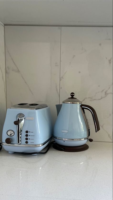 Cute Electric Kettle, Kettle And Toaster Set In Kitchen, Electric Kettle Aesthetic, Tea Kettle Aesthetic, Cute Tea Kettle, Blue Aesthic, Cute Kettle, Blue Kettle, Blue Kitchen Appliances