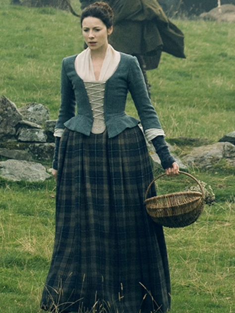 Claire, Ep2.09 Outlander Claire Costume, Claire Fraser Costume, Outlander Outfits, Outlander Fashion, Outlander Dress, Outlander Clothing, Outlander Style, Outlander Novel, Scottish Dress